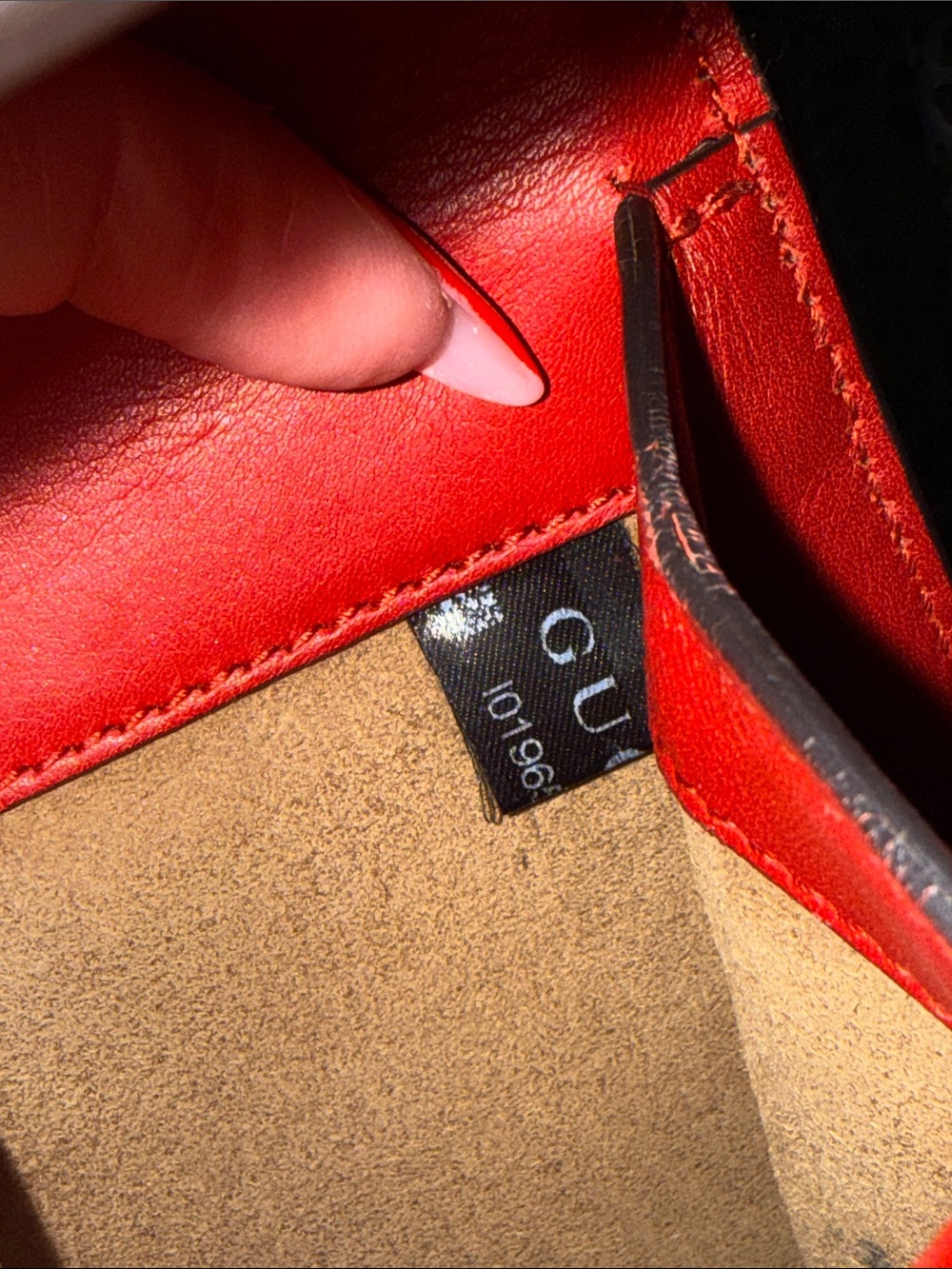 Gucci Supreme Canvas & Red
Arabesque Small Dionysus Shoulder Bag - Picture 12 of 14